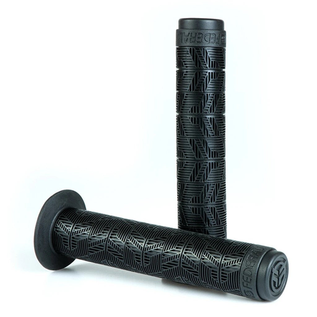 FEDERAL COMMAND FLANGED GRIP - BLACK