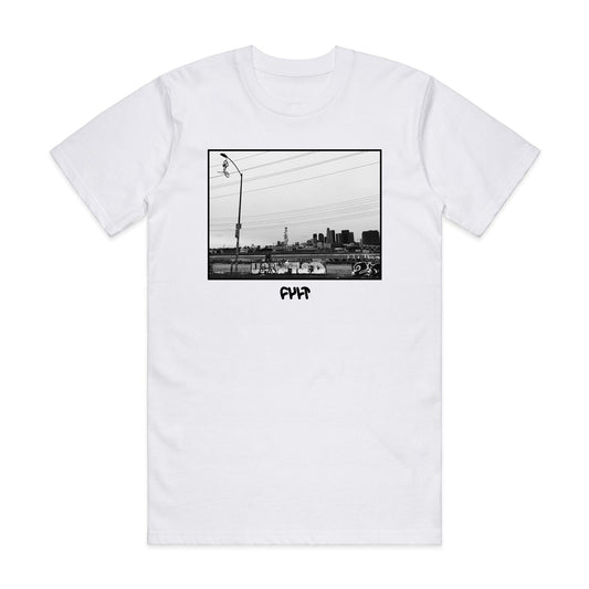 Hangin Tee / white